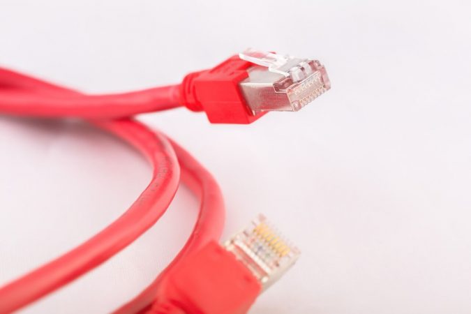 Contoh Kabel LAN untuk Menyambungkan Komputer