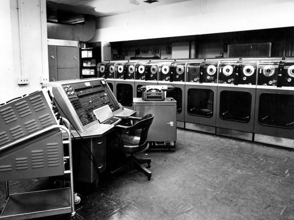 Jenis Komputer UNIVAC