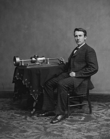 Thomas Alva Edison arus DC